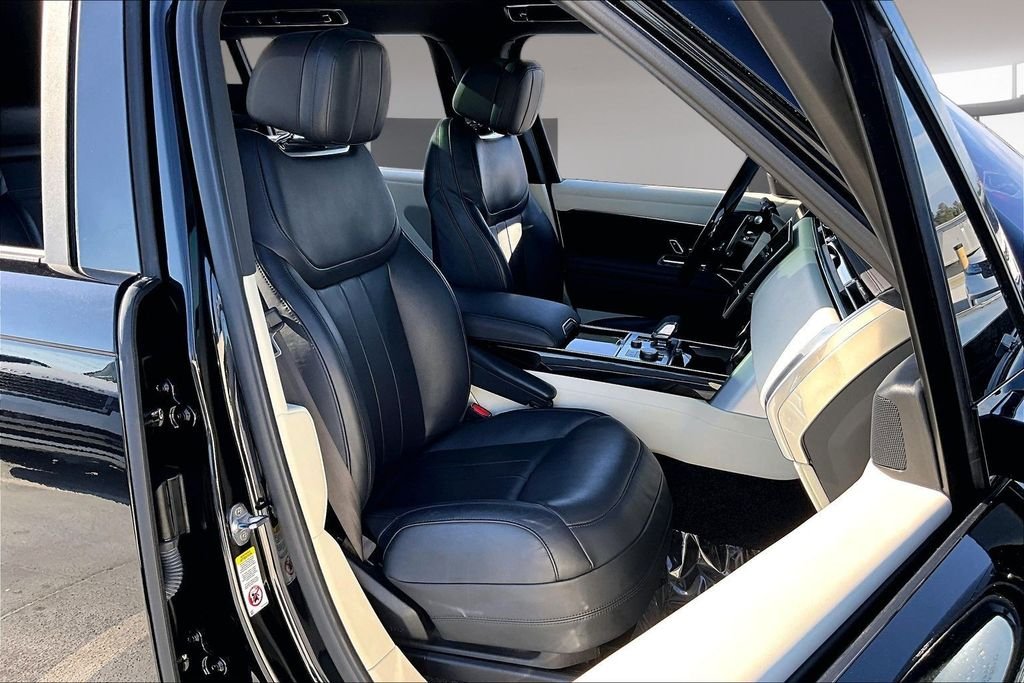 Certified Used 2023 Santorini Black Metallic Land Rover SE image 28