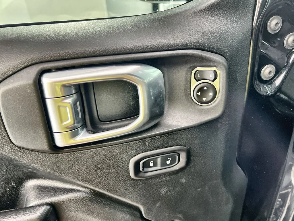 Used 2018 Black Jeep Unlimited Sport S image 15