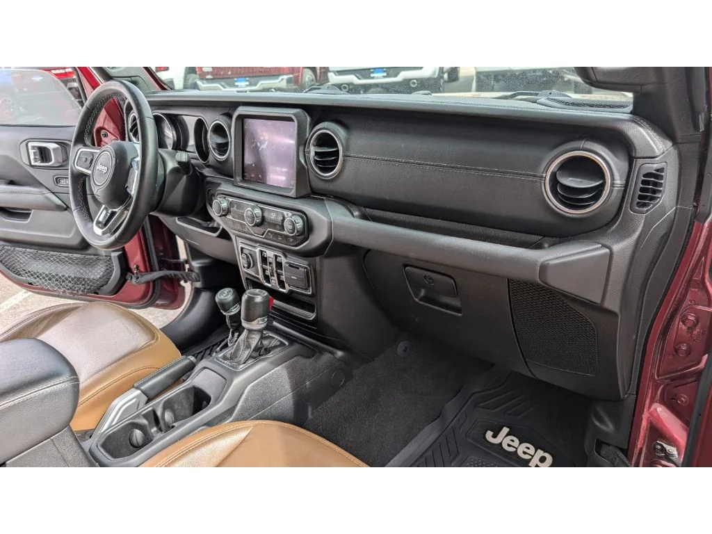 Used 2021 Snazzberry Pearlcoat Jeep Overland image 31