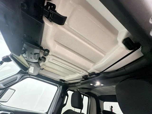 Used 2022 Silver Jeep Rubicon image 17
