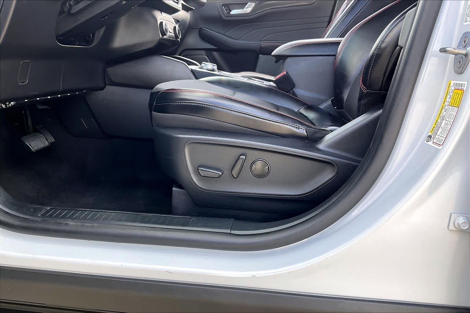 Used 2025 Space Silver Ford ST-Line image 30