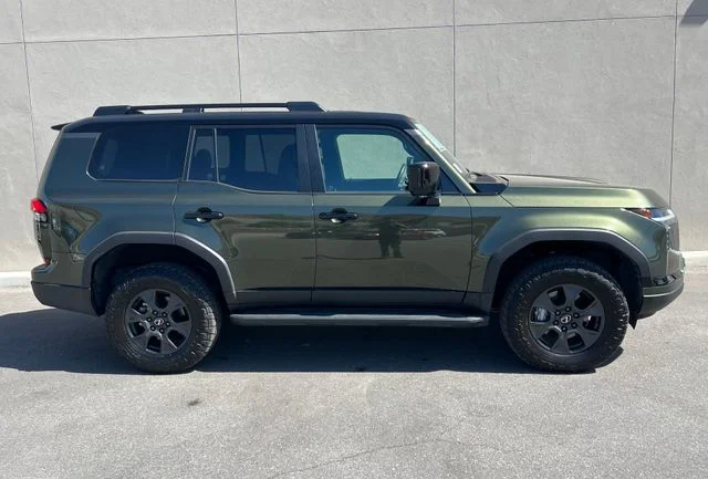 Used 2025 Nori Green Pearl Lexus 550 Overtrail image 5
