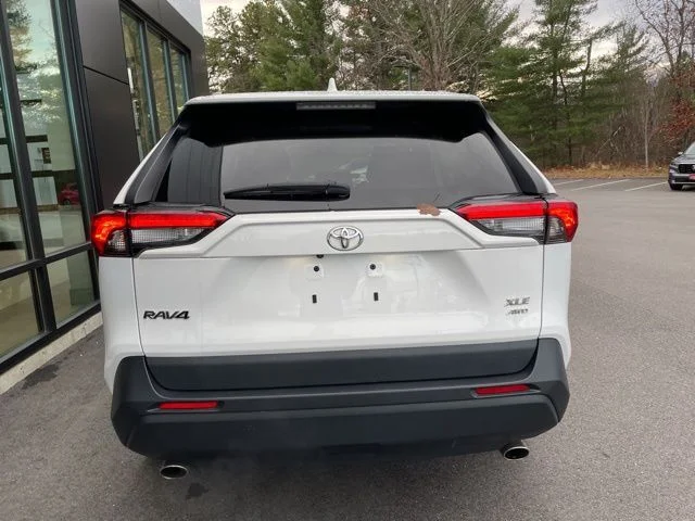 2023 Toyota RAV4 XLE - Photo 7