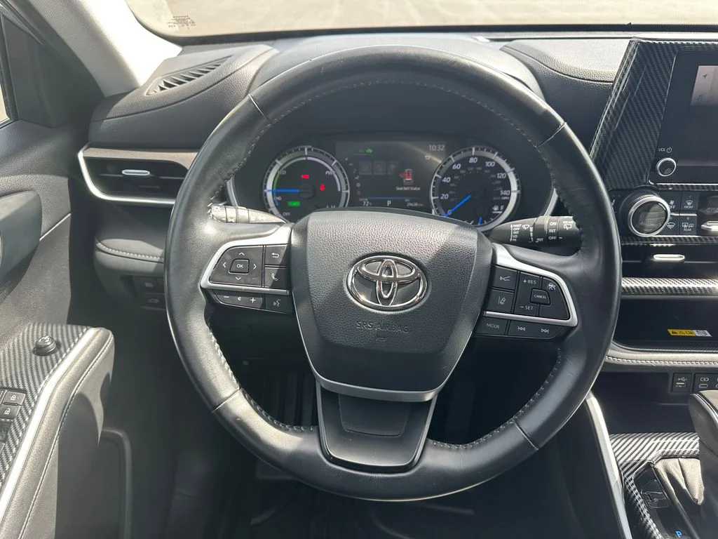 Used 2023 Silver Toyota XLE image 20