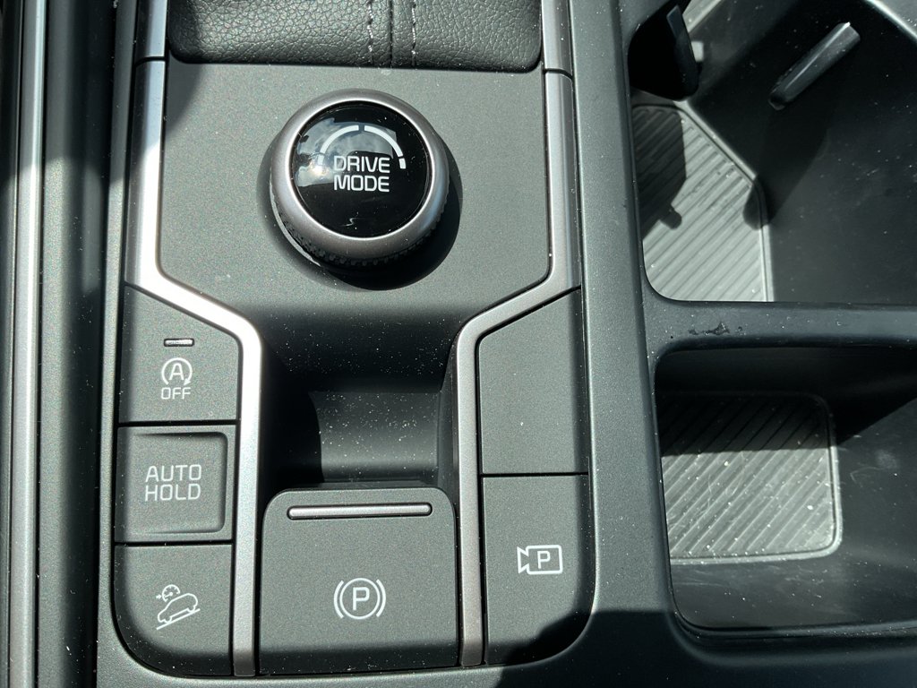 Used 2026 Whi Kia LX image 25