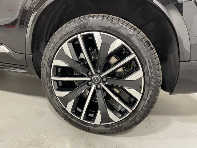 2026 Volvo XC90 Plus - Photo 10
