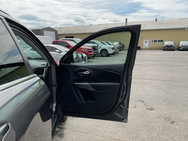 Used 2020 Gray Jeep Limited image 37