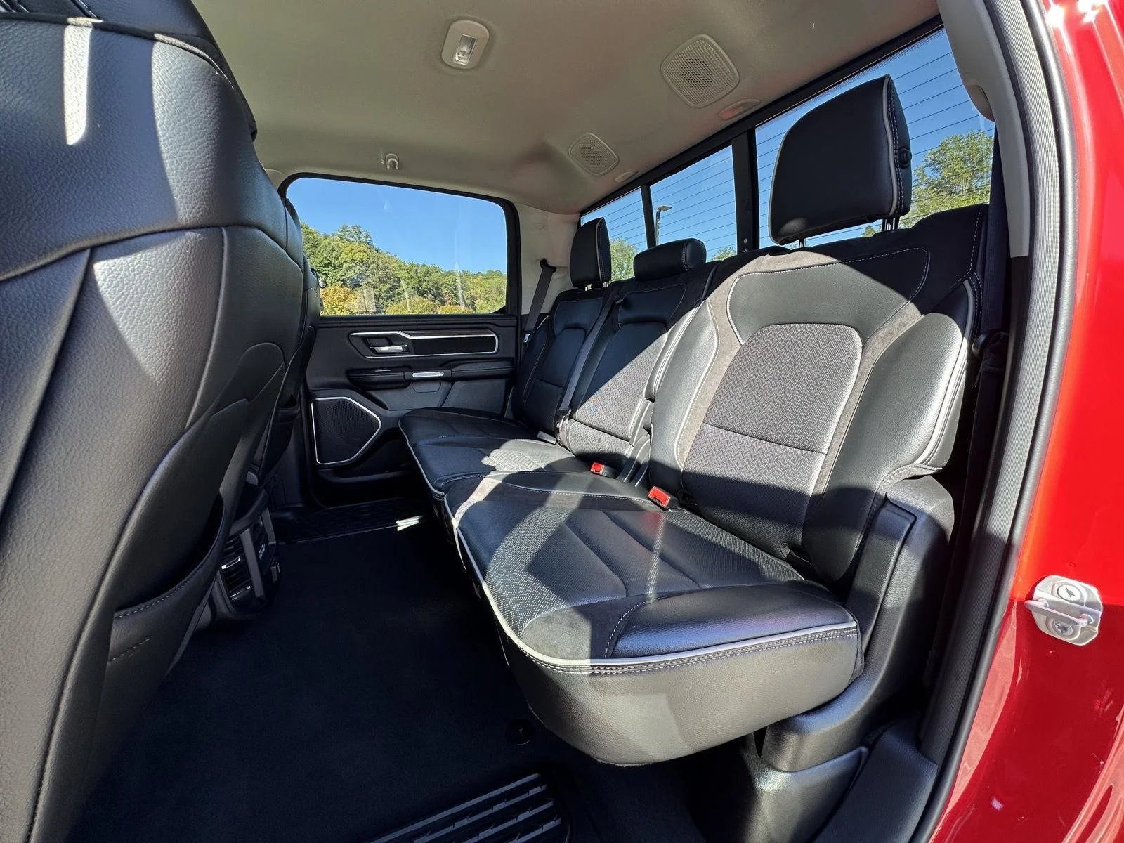 2022 RAM Ram 1500 Pickup Laramie - Photo 11