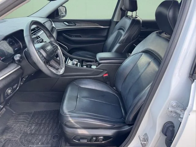 Used 2021 White Jeep Limited image 5