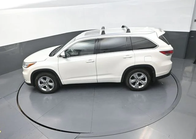 Used 2015 White Toyota Limited image 26