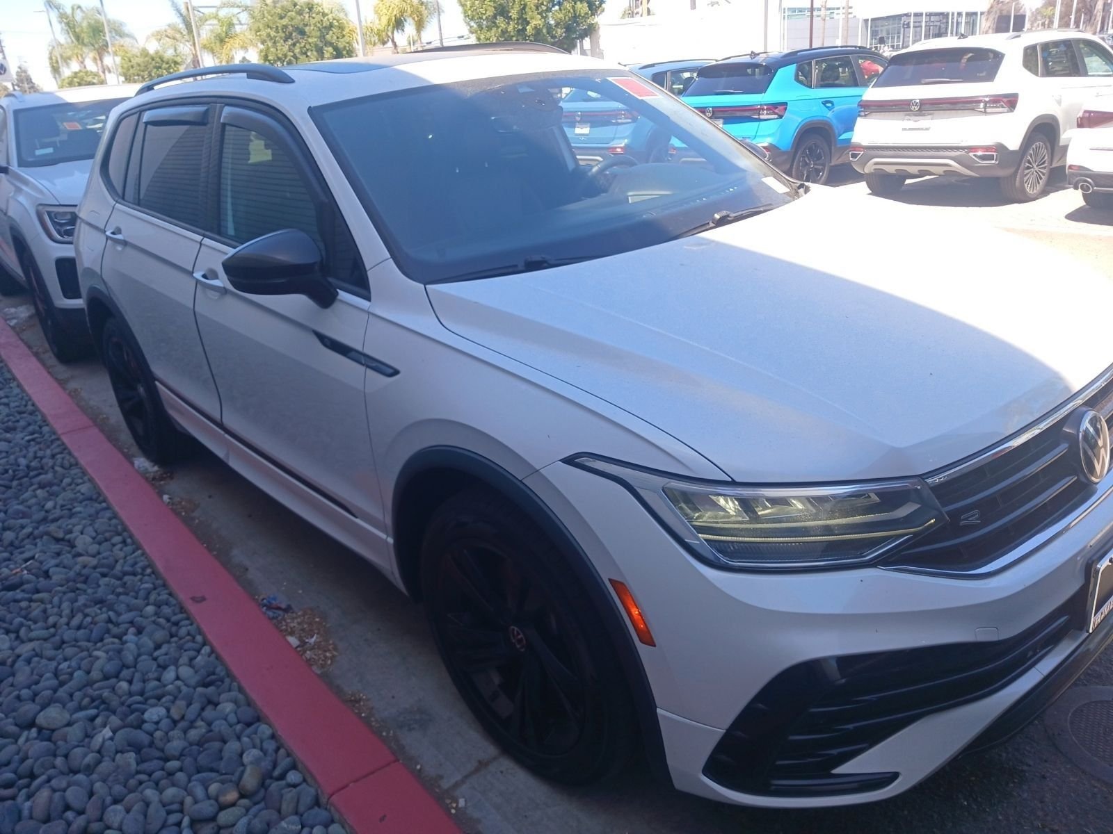 Used 2023 Opal White Volkswagen 2.0T SE R-Line Black image 3