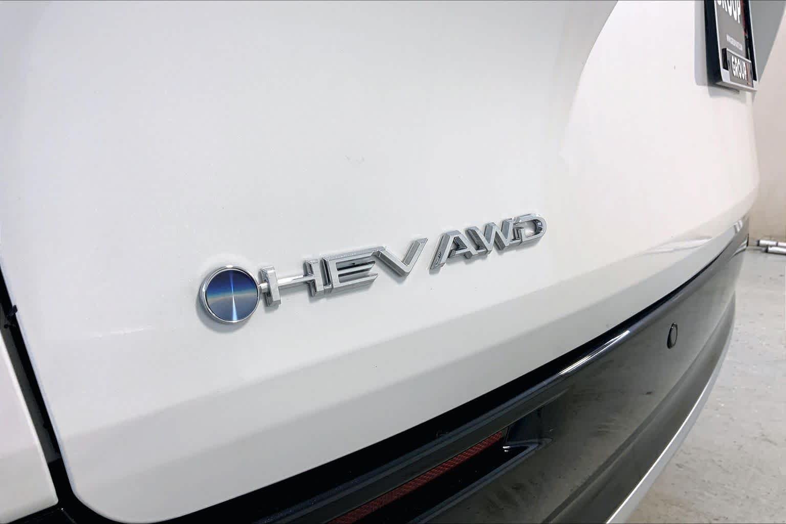 Used 2025 Wind Chill Pearl Toyota Platinum image 29