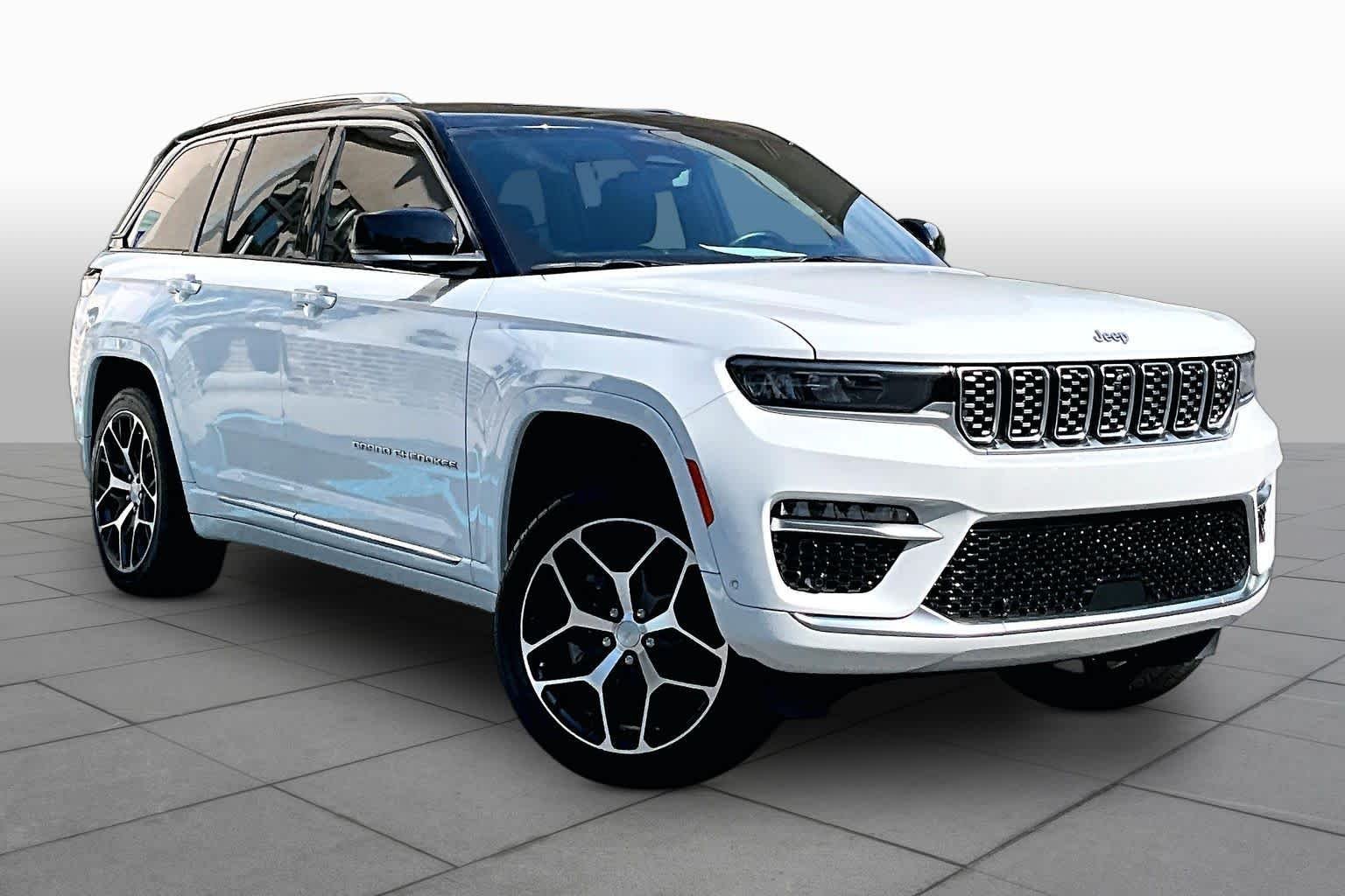 Used 2022 Bright White Clearcoat Jeep Summit image 3