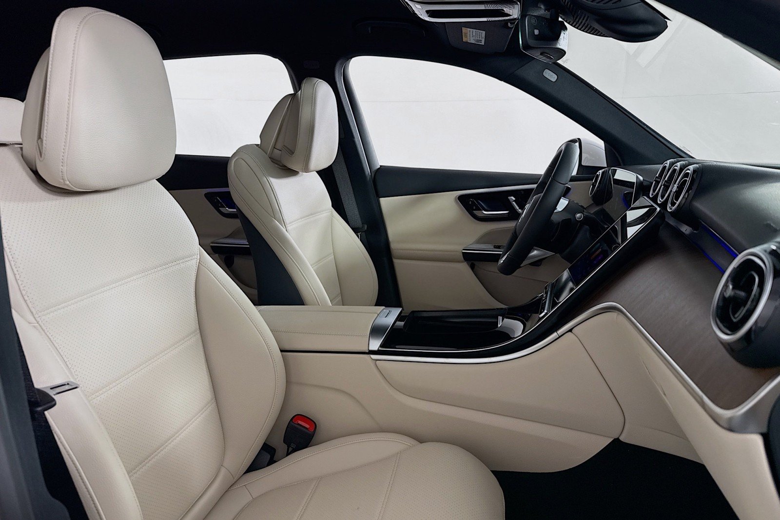 New 2026 Polar White Mercedes-Benz GLC 300 SUV image 6