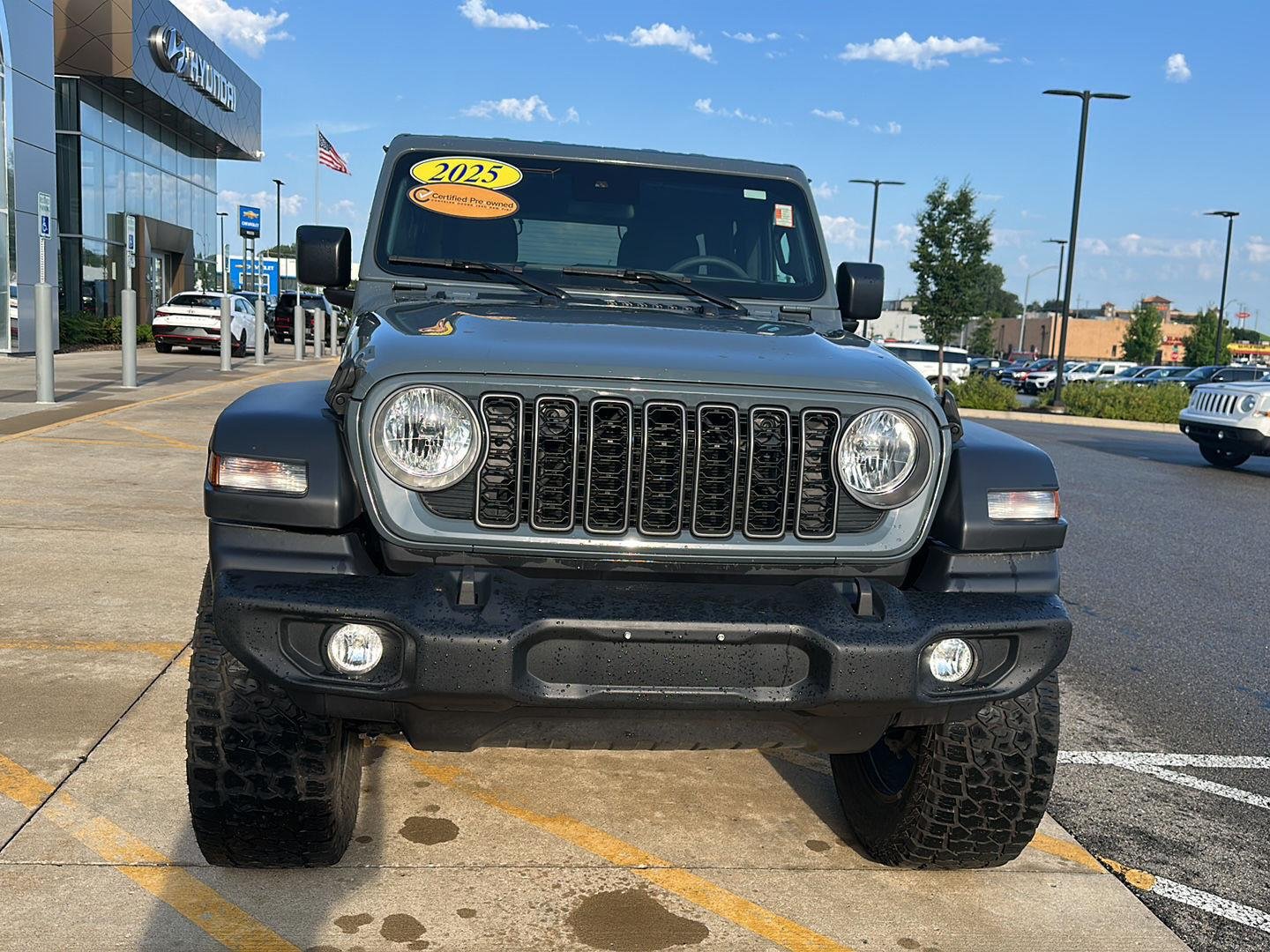 Used 2025 Anvil Clearcoat Jeep Sport S image 6