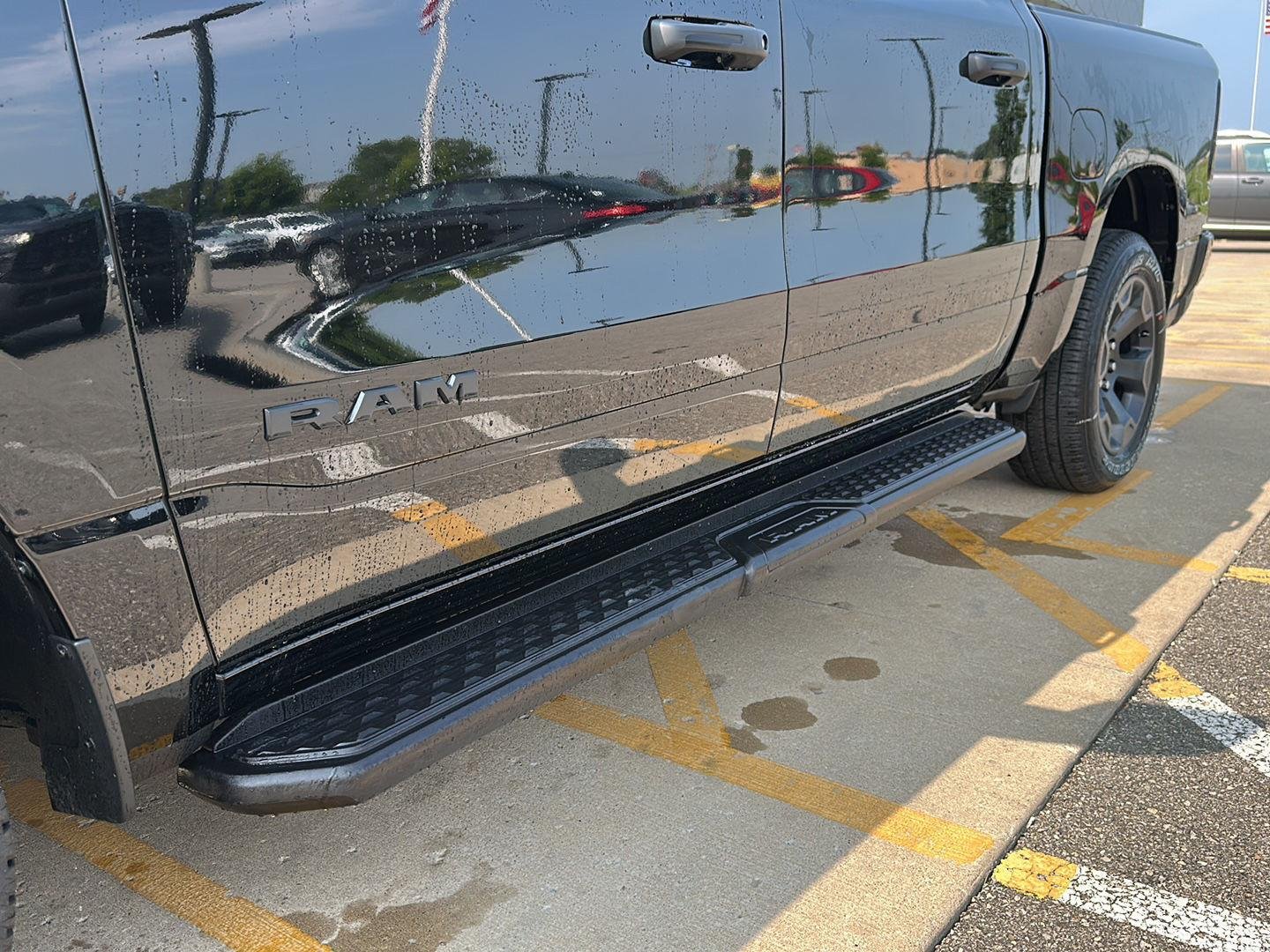 2026 RAM 1500 Express - Photo 9