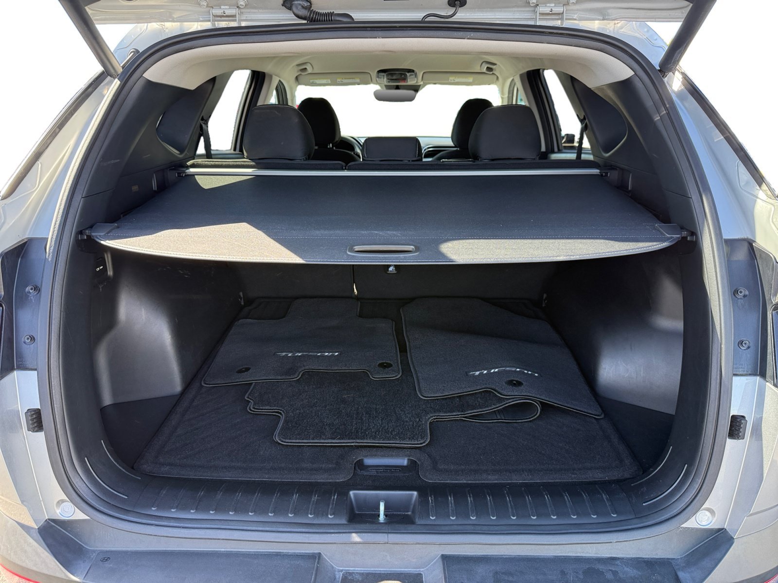 Used 2024 Shimmering Silver Hyundai SEL image 17