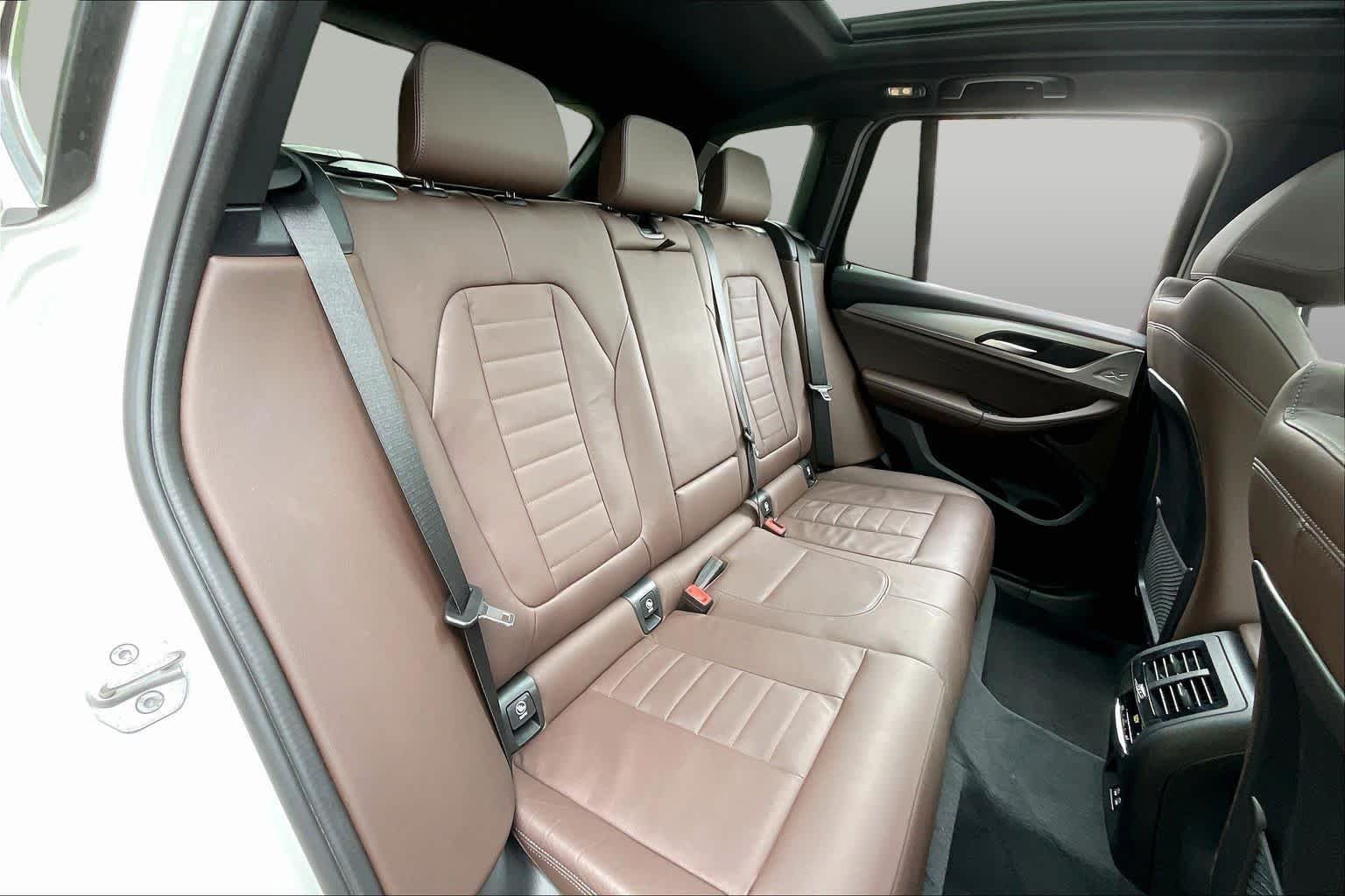 Used 2022 Mineral White Metallic BMW xDrive30i image 19