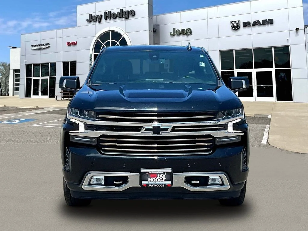 Used 2021 Black Chevrolet High Country image 2