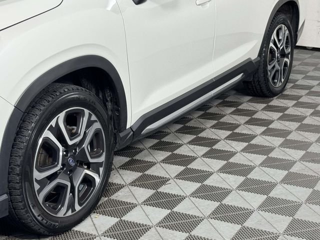 Used 2023 Crystal White Pearl Subaru Limited image 19