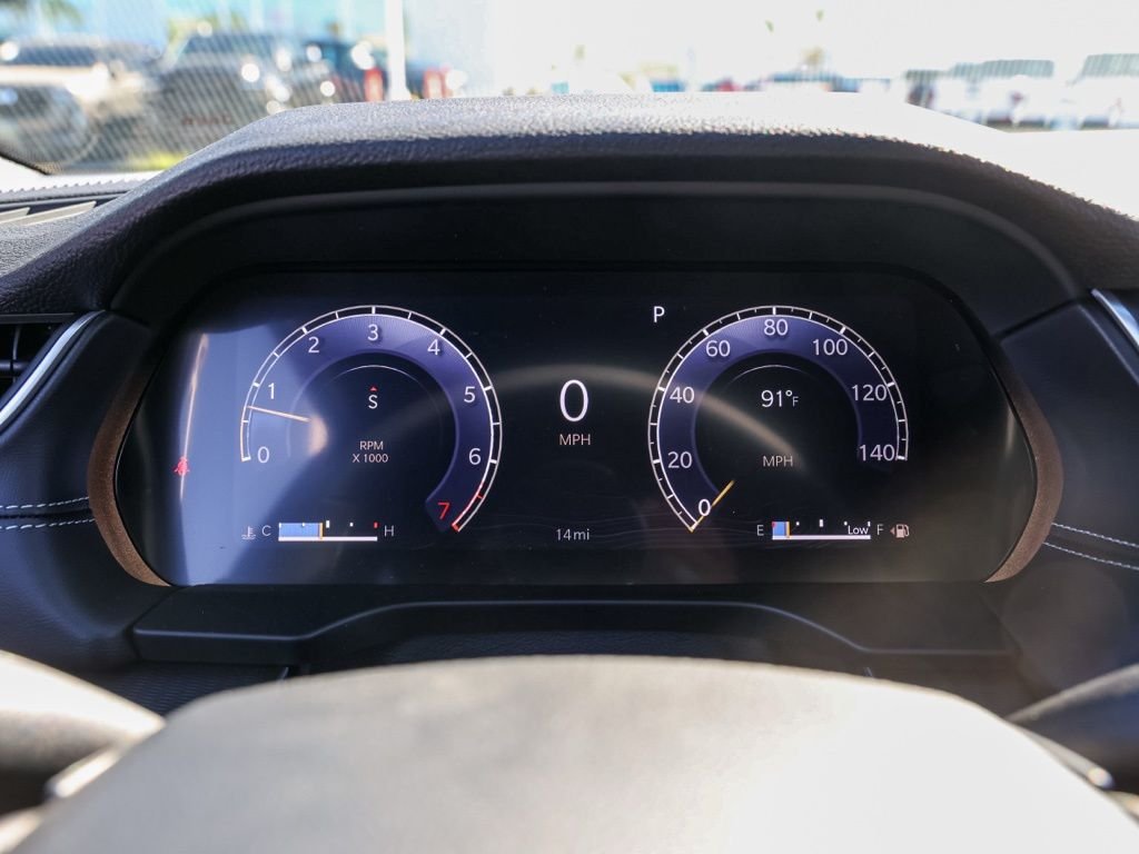 New 2026 Diamond Black Crystal Pearl-Coat Exterior Paint Jeep Laredo image 27