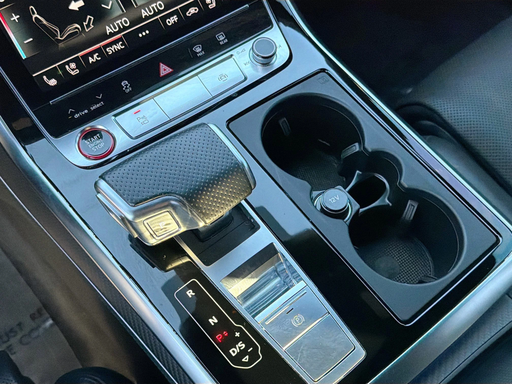 2022 Audi RS Q8 Base - Photo 30