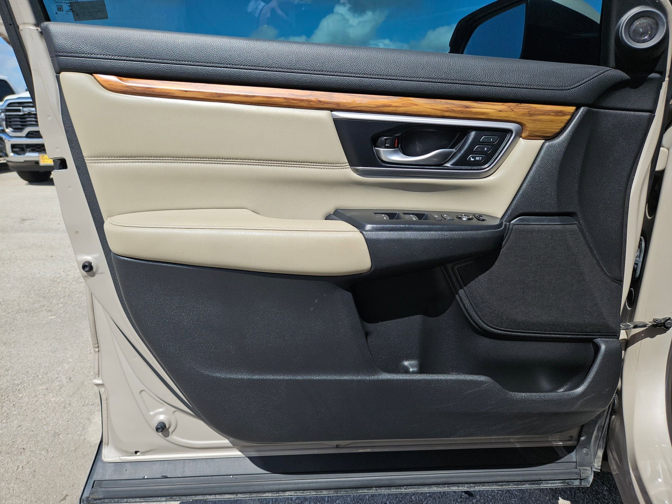 Used 2017 Beige Honda Touring image 11