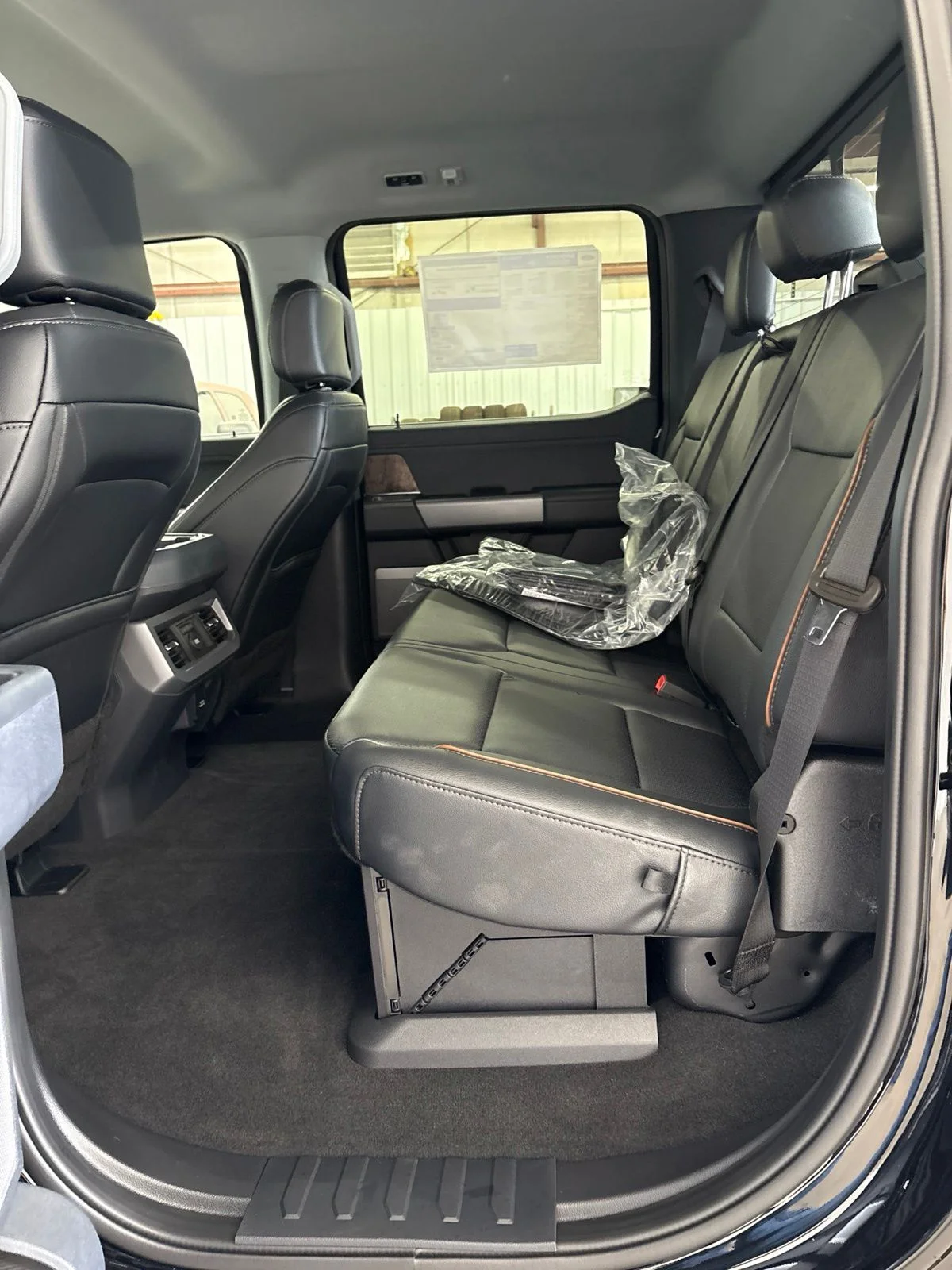 New 2026 Agate Black Metallic Ford F-350® Lariat® image 15