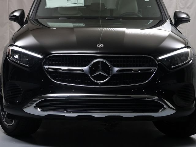 New 2027 Obsidian Black Metallic Mercedes-Benz GLC 300 image 6