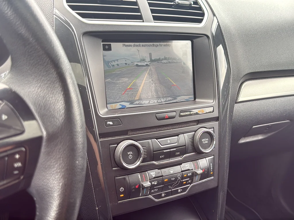 Used 2018 Black Ford XLT image 15