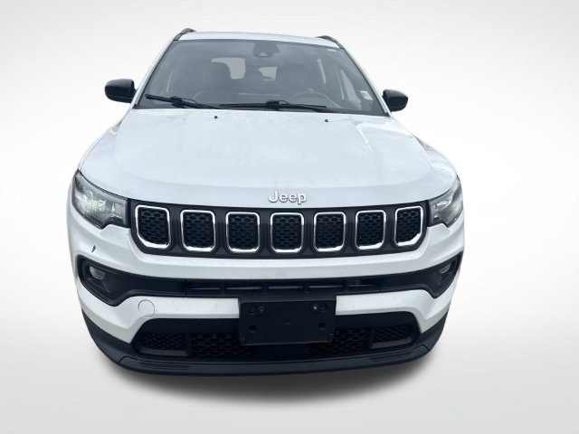 Used 2024 Bright White Clearcoat Jeep Latitude image 11