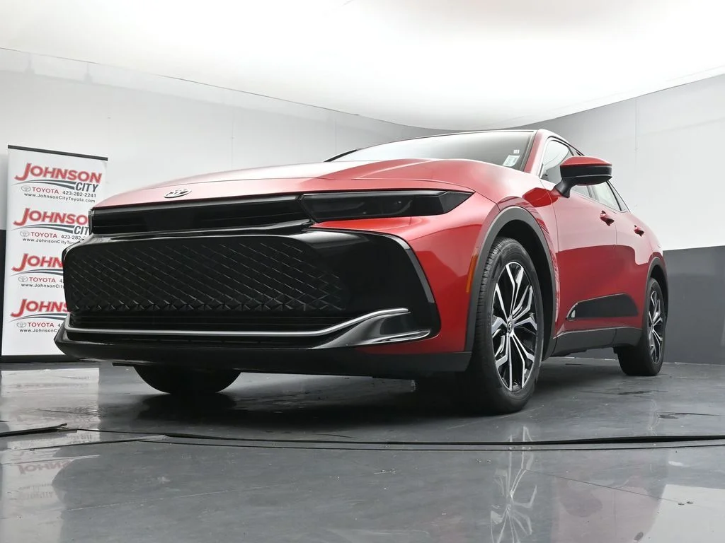 Used 2024 Red Toyota XLE image 33