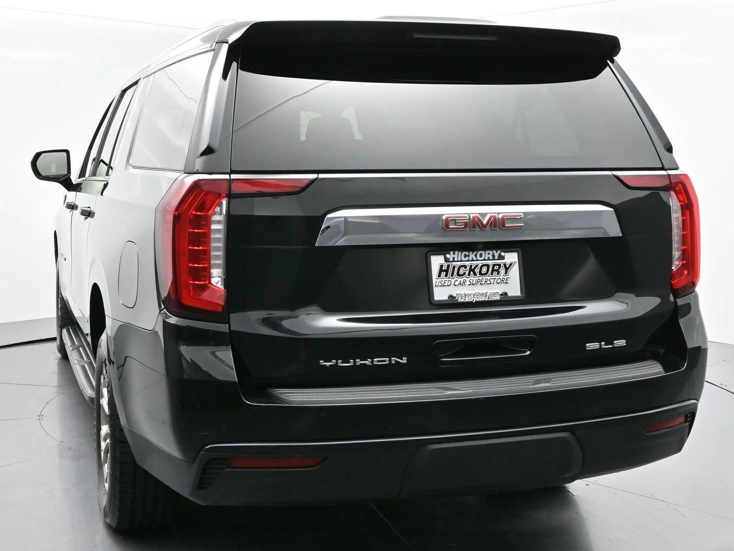 Used 2023 Onyx Black GMC SLE image 5
