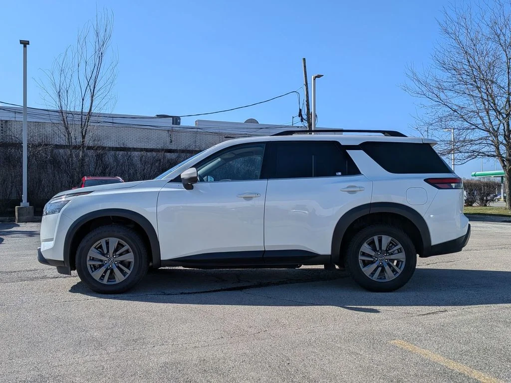 Used 2023 White Nissan SV image 4