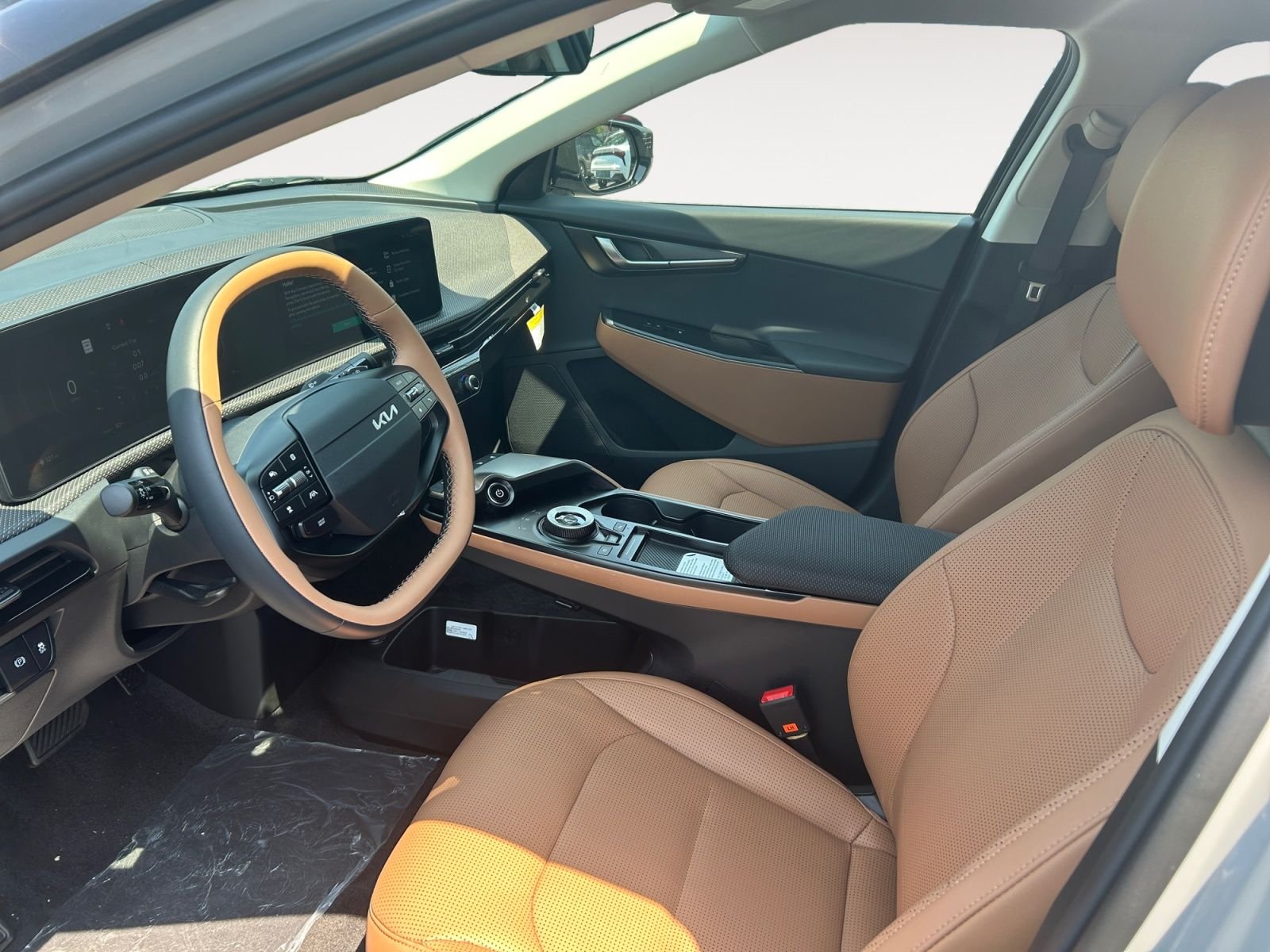 New 2026 Wolf Gray Kia WIND image 9