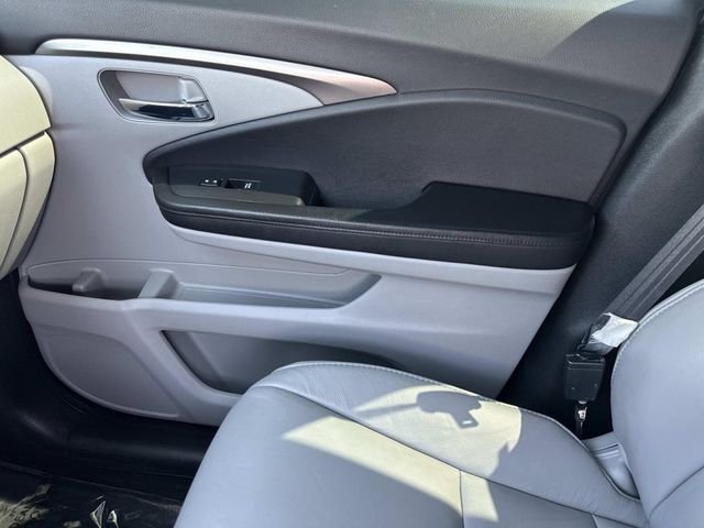 Used 2018 Gray Honda EX-L image 24