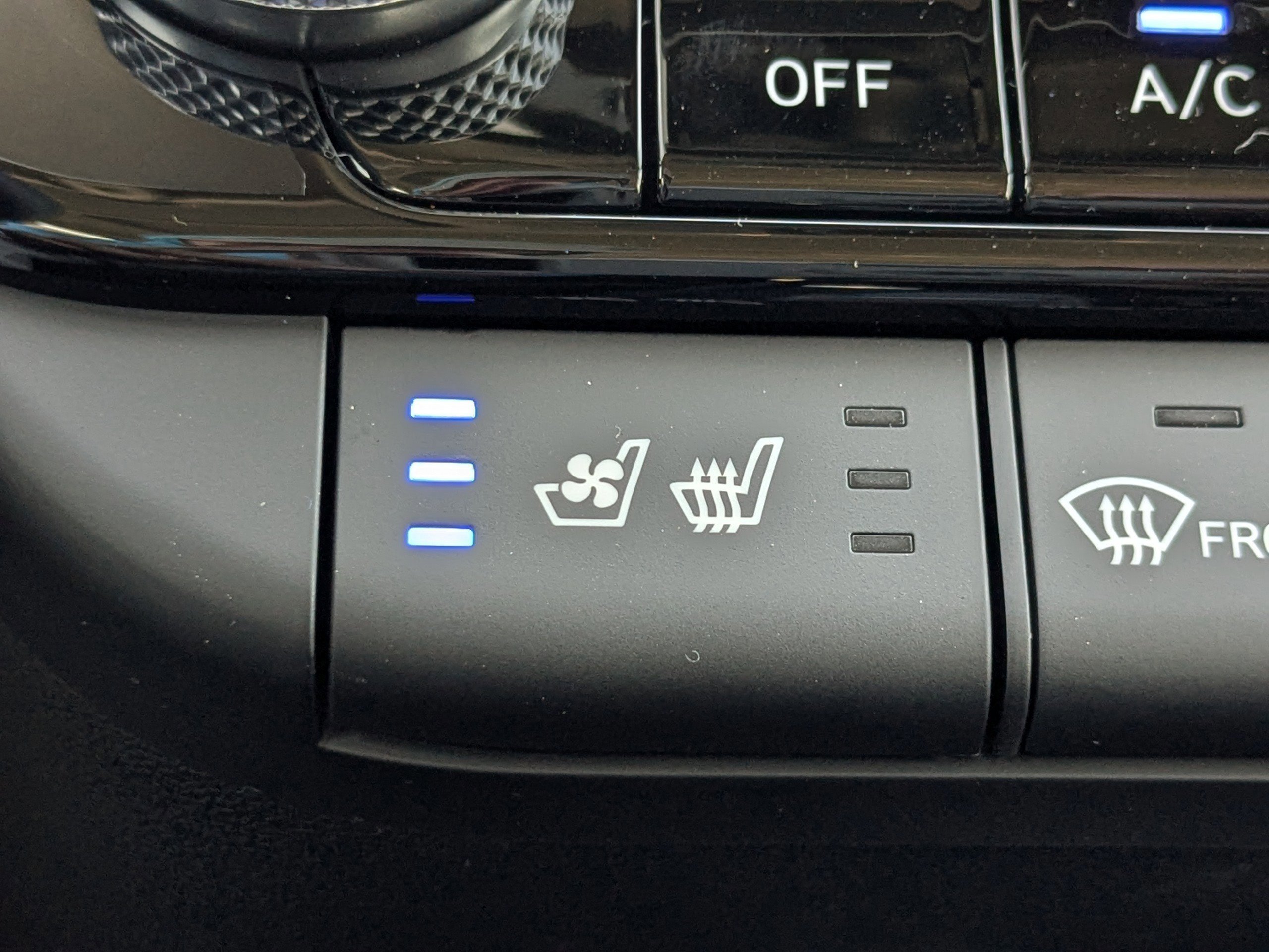 2025 Hyundai Elantra Limited - Photo 26