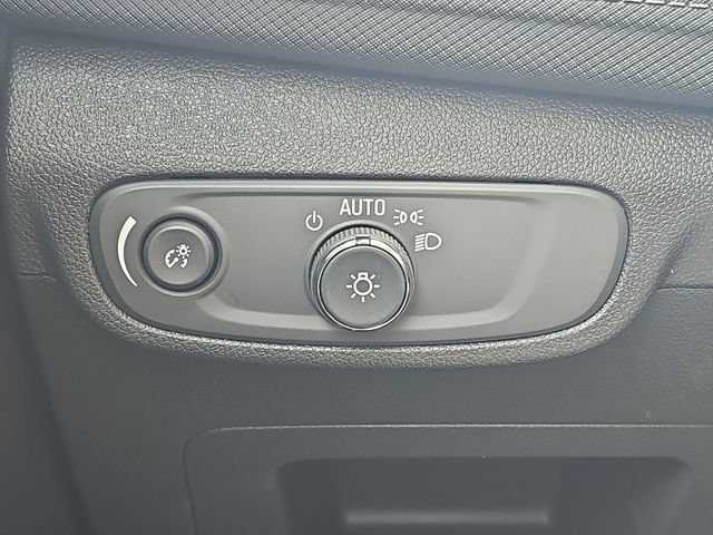 New 2026 Mosaic Black Metallic Chevrolet LT image 19