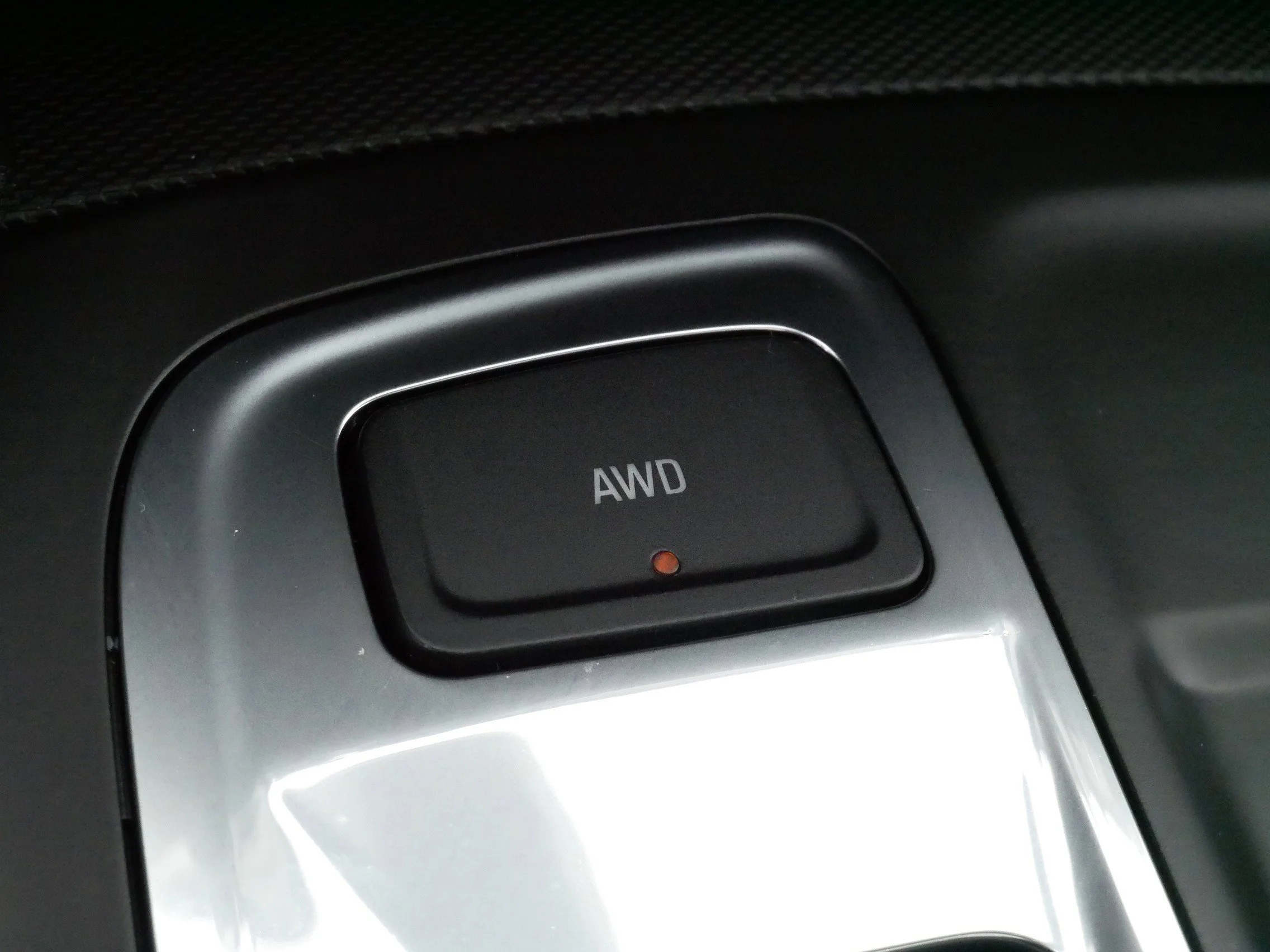 Used 2024 Summit White Chevrolet LT image 30