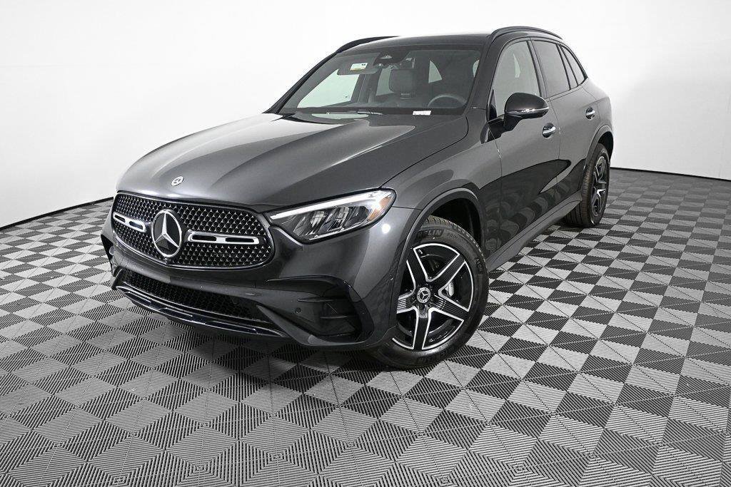 New 2025 Graphite Grey Metallic Mercedes-Benz GLC 300 image 34