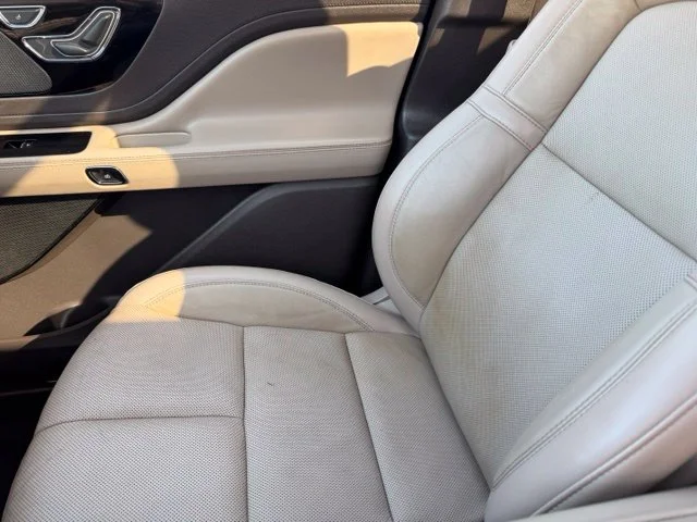 Used 2021 White Lincoln Reserve image 39