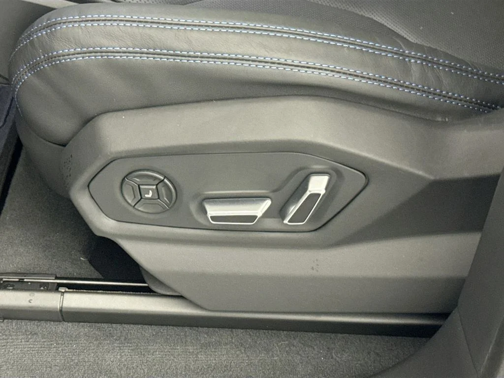 2025 Lamborghini Urus SE - Photo 21
