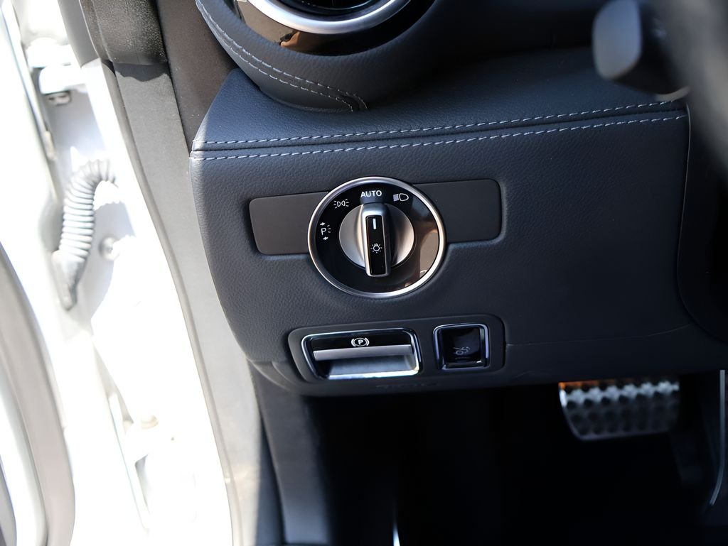 Used 2019 Iridium Silver Metallic Mercedes-Benz Base image 35