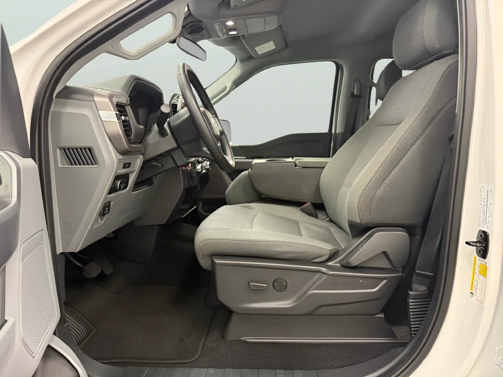 2025 Ford F-150 XLT - Photo 10
