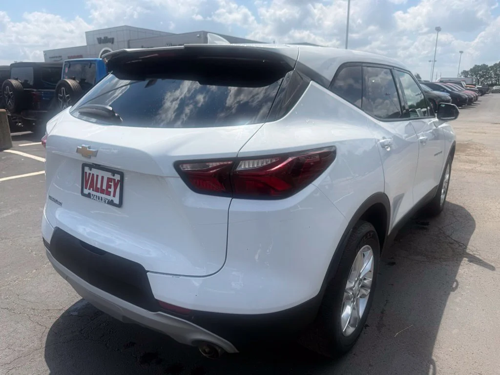 Used 2021 White Chevrolet LT image 7
