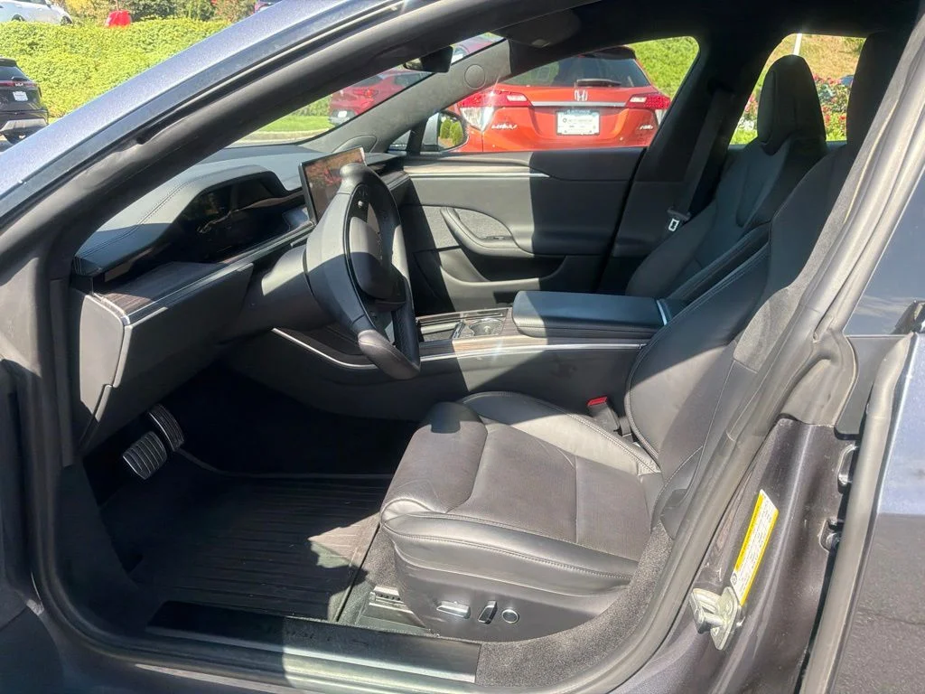 Used 2023 Gray Tesla  image 9