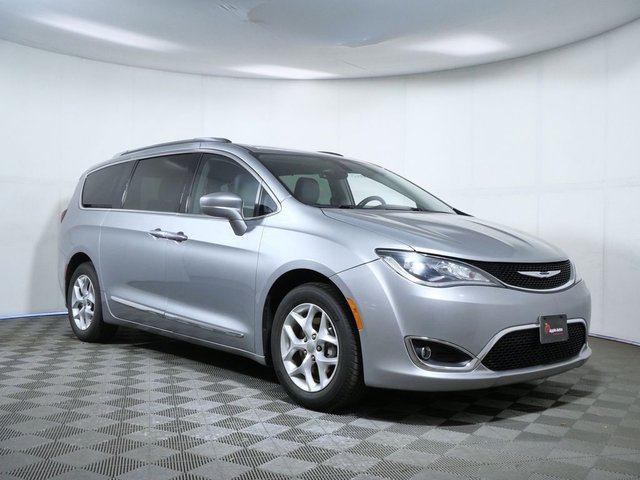 2017 Chrysler Pacifica Touring L Plus