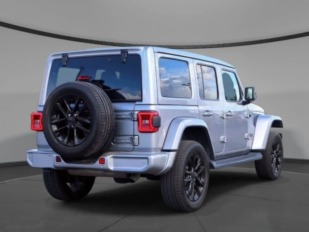 Used 2021 Billet Silver Metallic Jeep Unlimited High Altitude image 5
