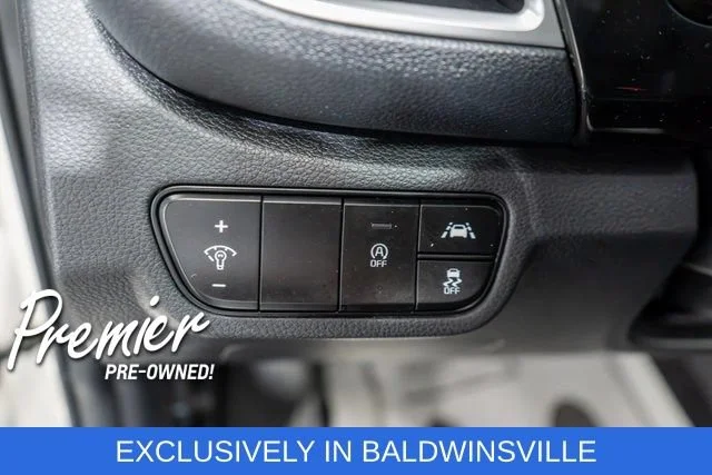 Used 2021 White Kia EX image 19