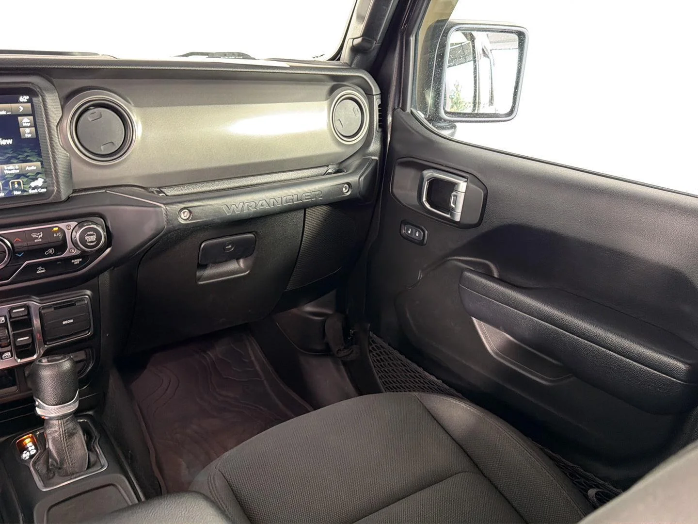 Used 2023 Granite Crystal Metallic Clearcoat Jeep Sport S image 20